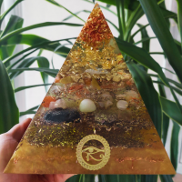 agyptische_auge_des_horus-pyramide